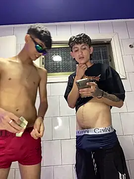 Snapshot of LatinBoysxxx chatting on January 2025 09:17:02 AM LatinBoysxxx online show from January 2025 09:17:02 AM