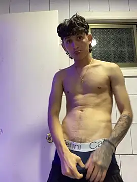 Snapshot of LatinBoysxxx chatting on January 2025 06:15:02 AM LatinBoysxxx online show from January 2025 06:15:02 AM