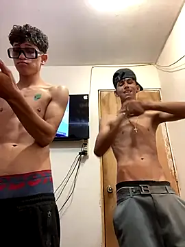 Snapshot of LatinBoysxxx chatting on December 2024 01:46:01 AM LatinBoysxxx online show from December 2024 01:46:01 AM