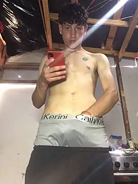 LatinBoysxxx online show from February 2026 04:47:02 PM