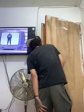 Snapshot of LatinBoysxxx chatting on February 2025 09:28:01 PM LatinBoysxxx online show from February 2025 09:28:01 PM