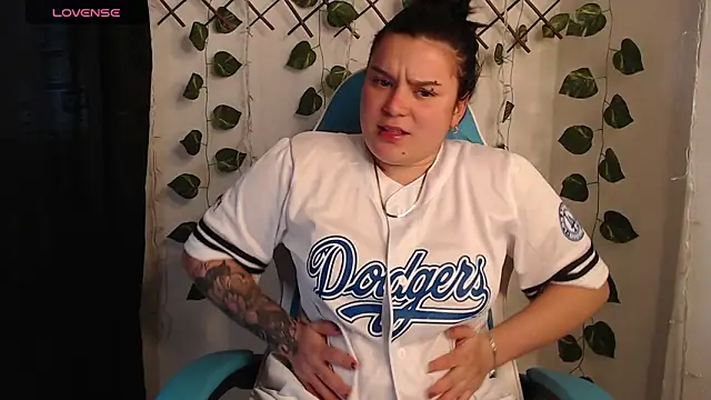 Nika 1  online show from May 2026 09:34:02 PM