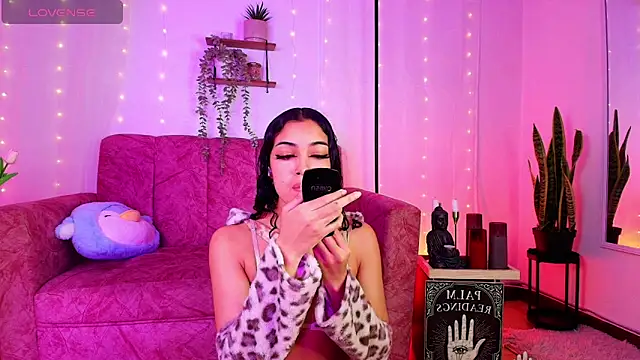 Sara Jhonson online show from May 2026 01:38:02 AM