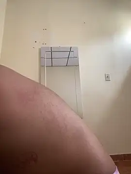 dylanchilii31 online show from December 2024 05:07:02 PM