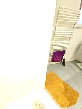 Snapshot of Landryyyyy chatting on February 2026 07:35:01 AM Landryyyyy online show from February 2026 07:35:01 AM