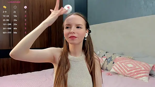 AlodiaHamblett online show from October 2025 08:26:02 AM