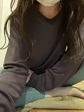 AiRiii online show from November 2025 06:35:02 AM