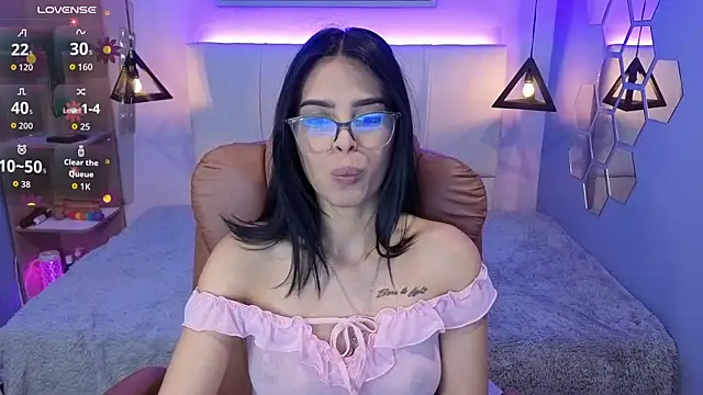 AlessiaVal  online show from October 2025 03:46:01 PM