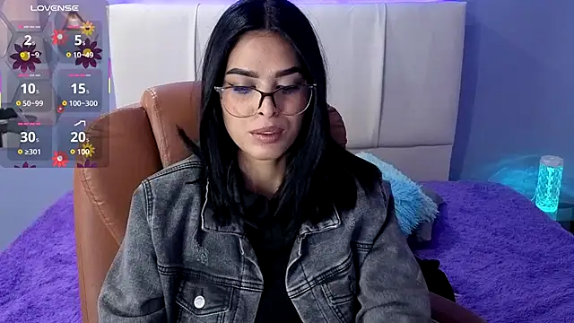 AlessiaVal  online show from September 2025 03:45:01 PM