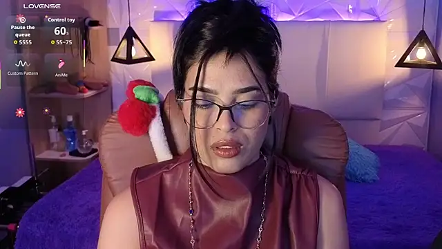 AlessiaVal  online show from December 2025 08:01:02 PM