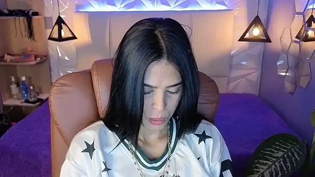 AlessiaVal  online show from December 2025 05:28:02 PM