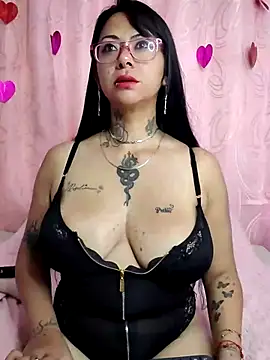 Snapshot of Saloome- chatting on February 2025 01:53:02 PM Saloome- online show from February 2025 01:53:02 PM