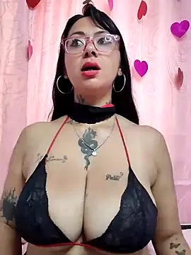 Snapshot of Saloome- chatting on February 2025 05:09:02 PM Saloome- online show from February 2025 05:09:02 PM