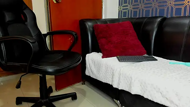 yulianademond66 online show from March 2025 11:15:01 PM