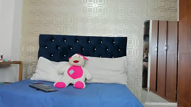 yulianademond66 online show from February 2025 09:21:02 PM
