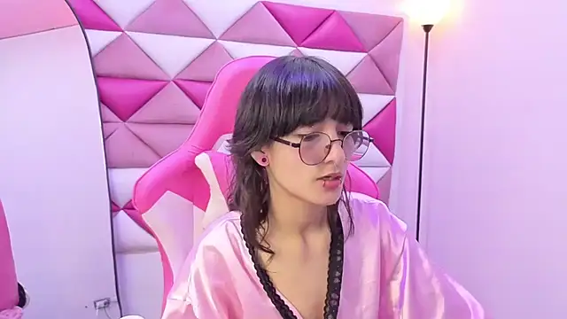 Snapshot of Danny_Face chatting on February 2026 02:05:01 PM Danny Face online show from February 2026 02:05:01 PM