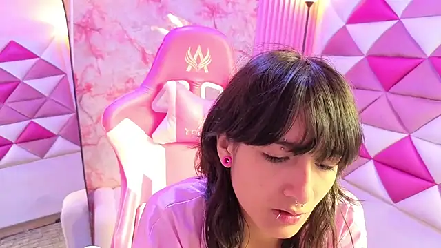 Snapshot of Danny_Face chatting on February 2026 02:06:02 PM Danny Face online show from February 2026 02:06:02 PM