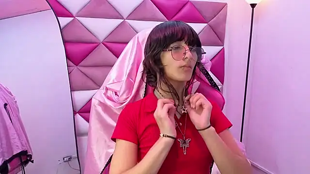 Snapshot of Danny_Face chatting on February 2026 02:28:01 PM Danny Face online show from February 2026 02:28:01 PM