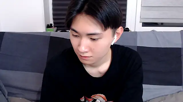 Snapshot of Miram_Yu chatting on January 2025 08:48:01 PM Miram Yu online show from January 2025 08:48:01 PM