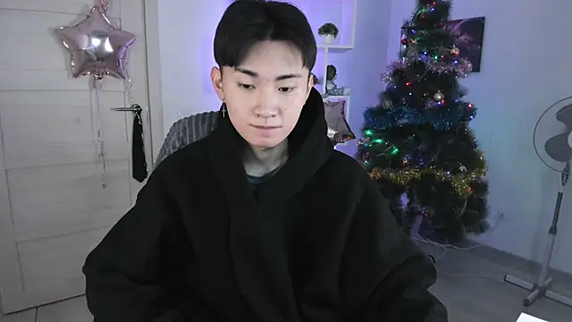 Snapshot of Miram_Yu chatting on December 2024 08:15:01 PM Miram Yu online show from December 2024 08:15:01 PM