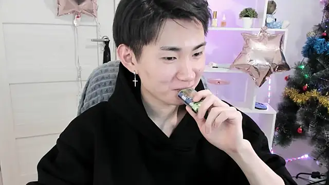 Snapshot of Miram_Yu chatting on December 2024 03:22:02 AM Miram Yu online show from December 2024 03:22:02 AM
