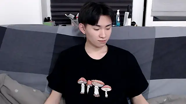 Snapshot of Miram_Yu chatting on January 2025 08:16:01 PM Miram Yu online show from January 2025 08:16:01 PM