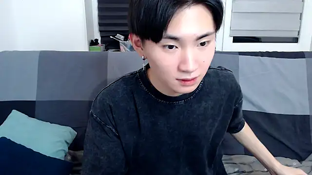 Snapshot of Miram_Yu chatting on January 2025 09:51:02 PM Miram Yu online show from January 2025 09:51:02 PM