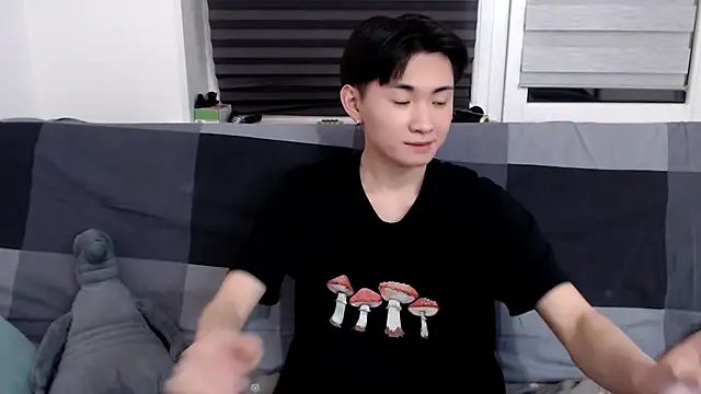 Snapshot of Miram_Yu chatting on January 2025 09:08:02 PM Miram Yu online show from January 2025 09:08:02 PM