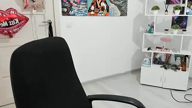 Miram Yu online show from October 2025 05:14:02 PM