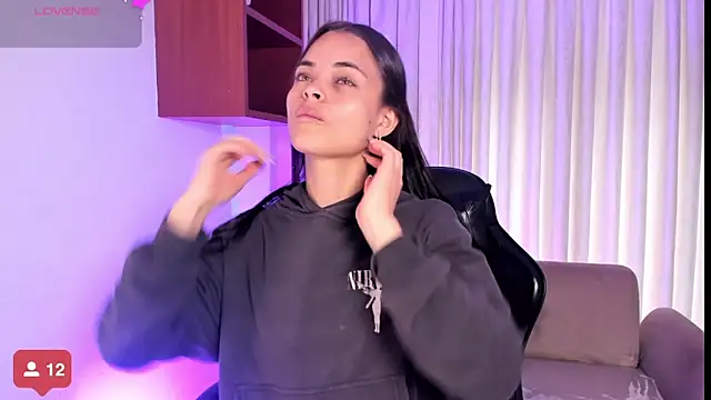 HannaRhodes online show from November 2025 02:21:02 PM