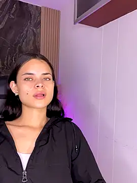 HannaRhodes online show from October 2025 02:07:02 PM