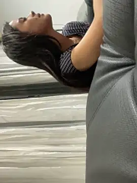 HannaRhodes online show from December 2025 04:11:01 AM