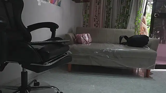 HannaRhodes online show from February 2026 01:41:02 PM