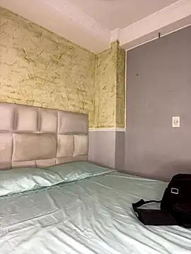 HannaRhodes online show from October 2025 01:53:04 PM