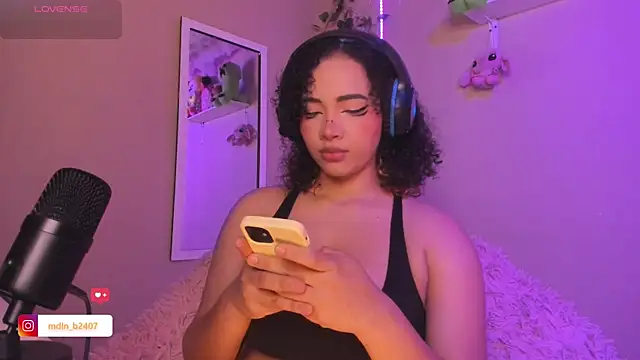 MadelineBenet online show from September 2025 02:07:01 AM