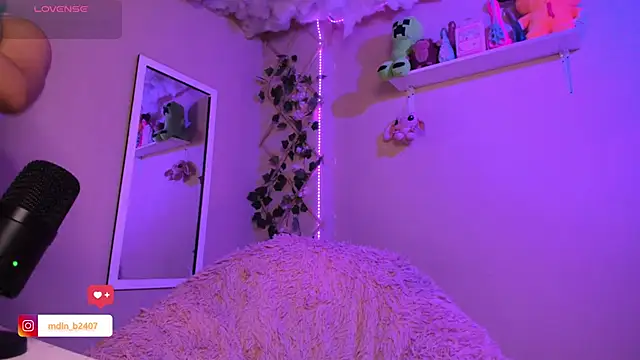 MadelineBenet online show from September 2025 03:12:02 AM