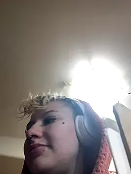 Snapshot of sluttysmiley chatting on December 2025 08:42:01 AM sluttysmiley online show from December 2025 08:42:01 AM