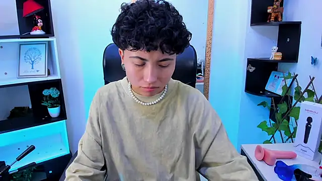 Im Mathias online show from November 2025 01:48:02 AM