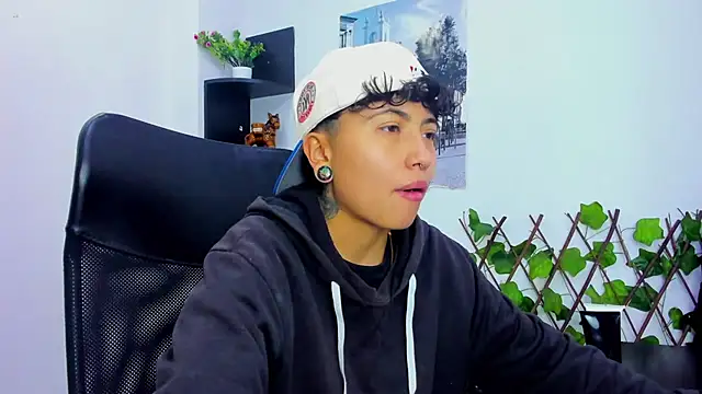 Im Mathias online show from November 2025 04:16:02 AM