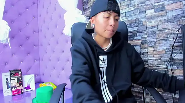 Im Mathias online show from March 2025 02:40:01 AM