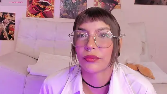 Luna-Chann online show from September 2025 09:06:02 PM