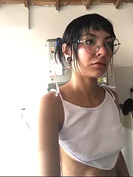 Luna-Chann online show from April 2026 09:11:02 PM