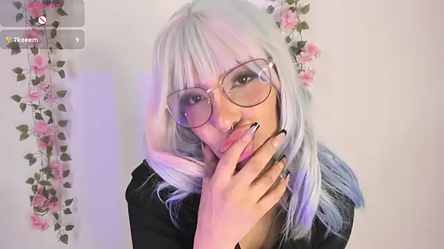Snapshot of Luna-Chann chatting on June 2026 08:08:02 PM Luna-Chann online show from June 2026 08:08:02 PM