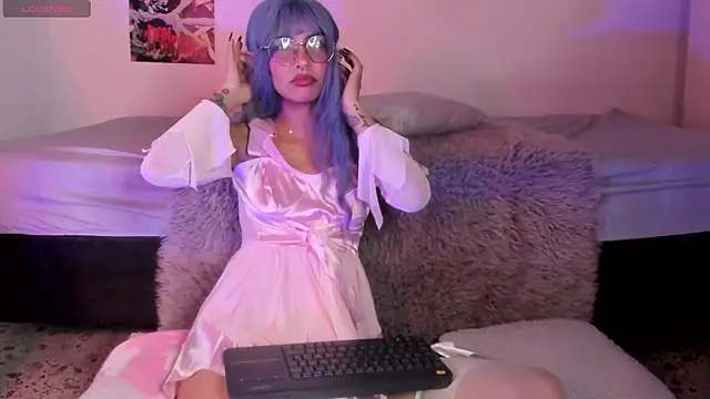 Luna-Chann online show from October 2025 08:38:01 PM