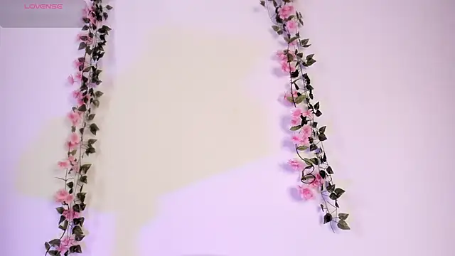 Snapshot of Luna-Chann chatting on June 2026 08:50:02 PM Luna-Chann online show from June 2026 08:50:02 PM