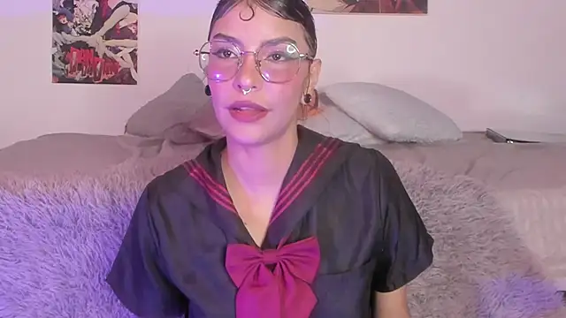 Luna-Chann online show from November 2025 10:57:02 PM