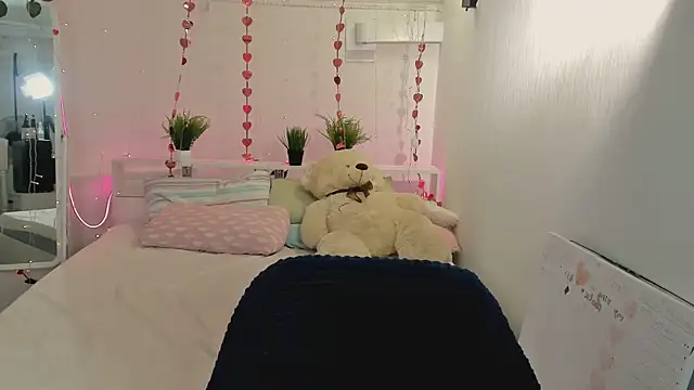 DreamyLuna online show from October 2025 08:53:01 PM