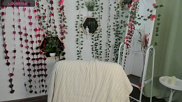 DreamyLuna online show from March 2025 08:32:01 PM