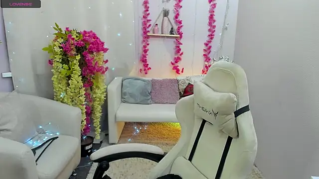 DreamyLuna online show from September 2025 08:04:02 PM