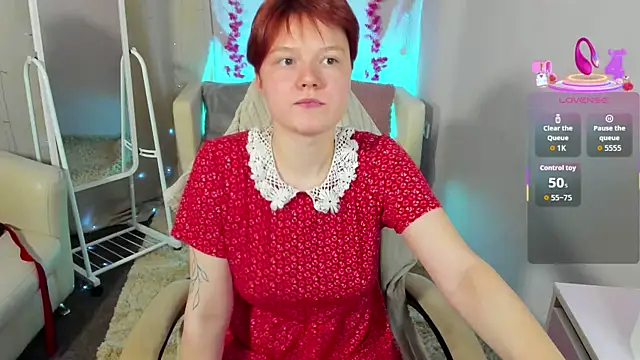 DreamyLuna online show from October 2025 08:32:02 PM
